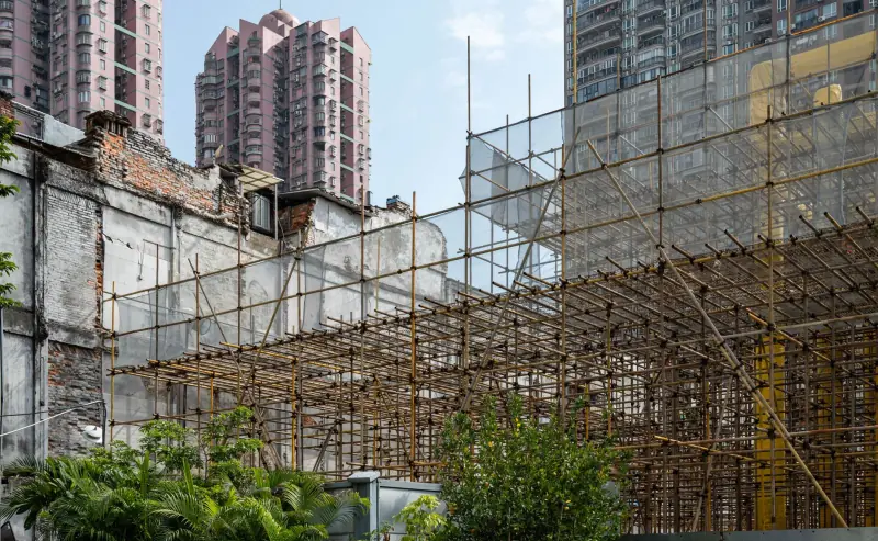太阳能路灯与景观灯在西南新农村建设中的选型要点与适配方案