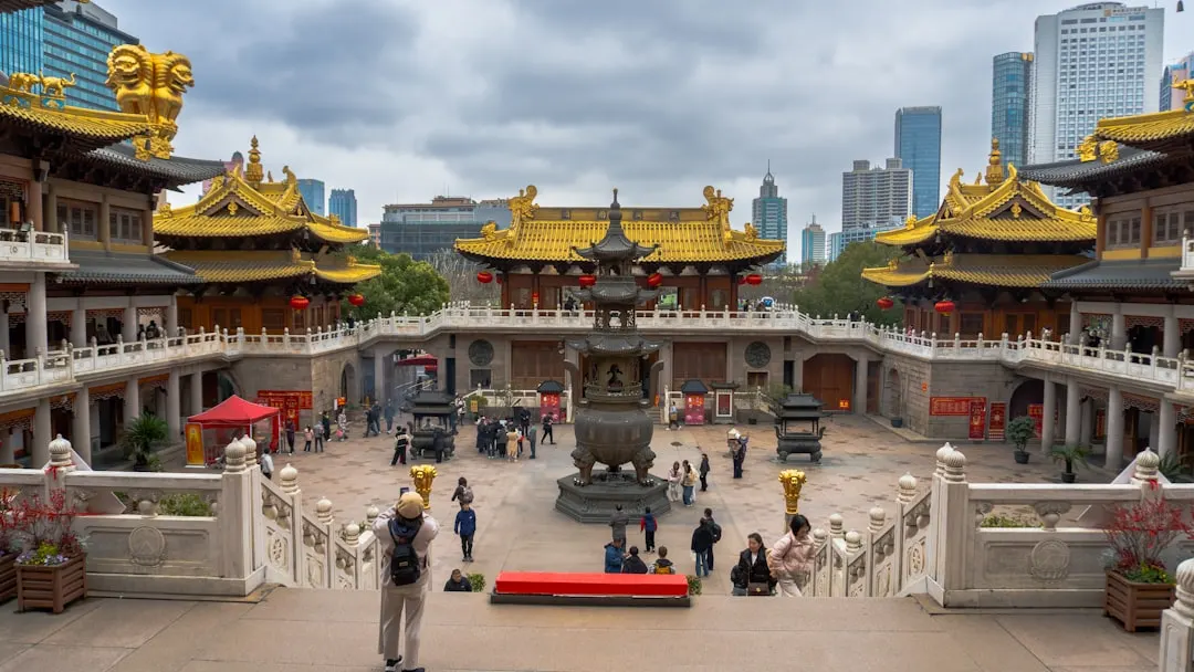 太阳能路灯与景观灯选购指南：重庆新农村建设户外照明产品配置要点解析
